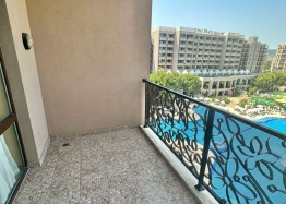Dvoupokojový apartmán s krásným výhledem na bazén v luxusním komplexu. Foto 5