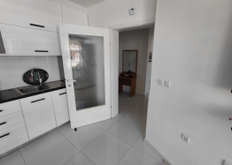 Krásný třípokojový byt na prvním pobřeží. Foto 5