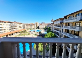 Zwei-Zimmer-Wohnung mit herrlichem Blick auf die Pools in einem Luxuskomplex. Foto 10