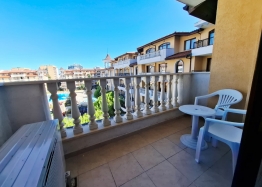 Zwei-Zimmer-Wohnung mit herrlichem Blick auf die Pools in einem Luxuskomplex. Foto 9