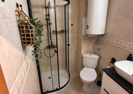 Стильна двокімнатна квартира у комплексі у Святому Власі. Фото 7