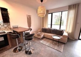 Стильна двокімнатна квартира у комплексі у Святому Власі. Фото 1