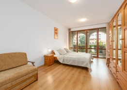 Geräumiges Zweizimmerapartment mit Poolblick, 500 Meter vom Meer entfernt. Foto 16