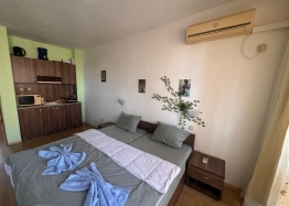 Просторная студия в 100 метрах от моря на Святом Власе. Фото 3 Просторная студия в 100 метрах от моря на Святом Власе. Фото 3