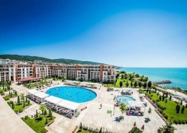 Трехкомнатнаят квартира с  видом на море на первой линии. Фото 1