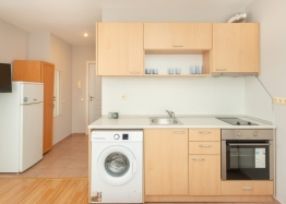 Excellent studio for year-round living. Photo 6