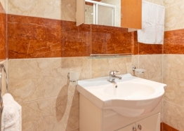 Excellent studio for year-round living. Photo 9