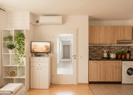 Schönes Studio-Apartment in einer großen Wohnanlage. Foto 2