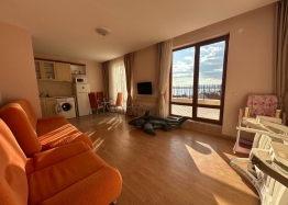 Apartmán s velkou terasou a výhledem na moře v první řadě. Foto 4