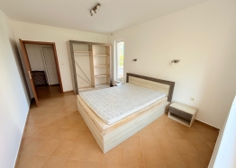 Przestronny dwupokojowy apartament 400 metrów od morza. Zdjęcie 2