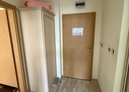 Квартира с видом на бассейн в жилом комплексе. Фото 16