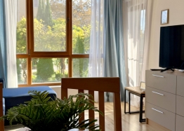 Vynikající apartmán s výhledem na bazén v kvalitním komplexu. Foto 11