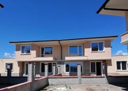 Новые дома на продажу в городе Поморие. Фото 1