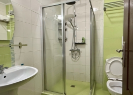 Vynikající apartmán s výhledem na bazén v kvalitním komplexu. Foto 16