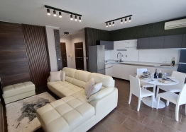 Stylowy i przestronny apartament trzypokojowy 300 metrów od morza w Nesebyrze. Zdjęcie 4