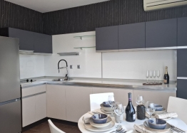 Stylowy i przestronny apartament trzypokojowy 300 metrów od morza w Nesebyrze. Zdjęcie 15