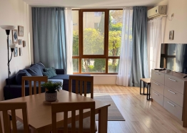 Vynikající apartmán s výhledem na bazén v kvalitním komplexu. Foto 2