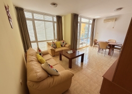 Große Dreizimmerwohnung 600 Meter vom Meer entfernt. Foto 2