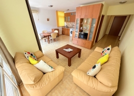 Große Dreizimmerwohnung 600 Meter vom Meer entfernt. Foto 3