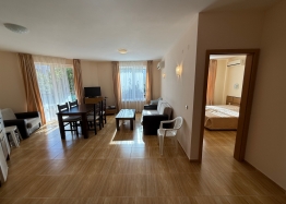 Large apartment 100 meters from the beach. Photo 2