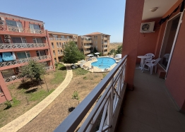 Ein-Zimmer-Apartment mit Poolblick an der Küste. Foto 9