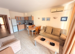 Geräumige Wohnung in einem Komplex mit ausgezeichneter Lage. Foto 7