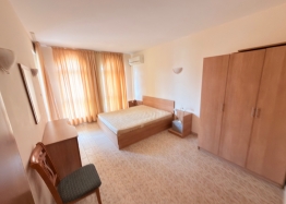 Geräumige Wohnung in einem Komplex mit ausgezeichneter Lage. Foto 10
