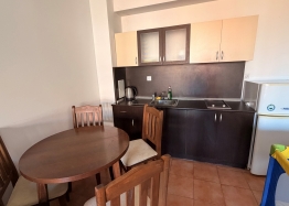 Large studio with pool view on the first line. Photo 13