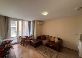 Cozy two-room apartment in a large family complex. Photo 11