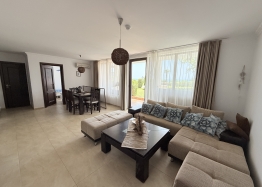 Apartament z widokiem na morze i trawnikiem w pierwszej linii. Zdjęcie 19