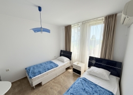 Apartament z widokiem na morze i trawnikiem w pierwszej linii. Zdjęcie 24