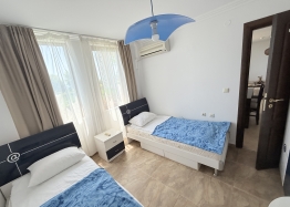 Apartament z widokiem na morze i trawnikiem w pierwszej linii. Zdjęcie 25