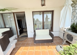 Apartament z widokiem na morze i trawnikiem w pierwszej linii. Zdjęcie 8