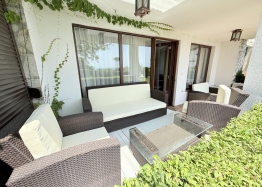 Apartament z widokiem na morze i trawnikiem w pierwszej linii. Zdjęcie 5