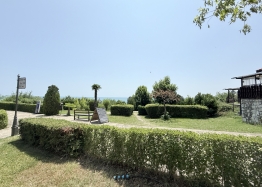 Apartament z widokiem na morze i trawnikiem w pierwszej linii. Zdjęcie 11