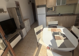 Przestronny apartament z widokiem na morze w Świętym Własie. Zdjęcie 4