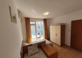 Two-bedroom apartment in a residential complex. Photo 11