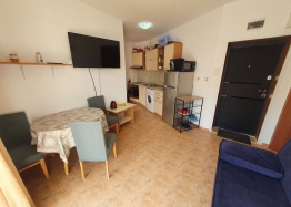 Two-bedroom apartment in a residential complex. Photo 8