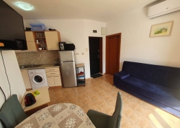 Two-bedroom apartment in a residential complex. Photo 9
