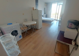 Spacious studio apartment on the coast at a good price. Photo 11