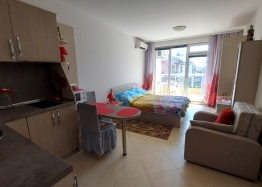 Spacious studio in Pomorie 150 meters from the sea. Photo 9