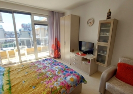 Spacious studio in Pomorie 150 meters from the sea. Photo 2