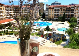 Zwei-Zimmer-Wohnung mit herrlichem Blick auf die Pools in einem Luxuskomplex. Foto 26