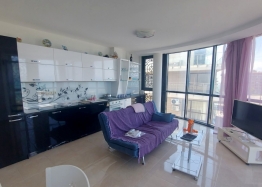 Schöne Wohnung an der ersten Küste in Pomorie. Foto 3