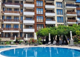 Vynikající apartmán s výhledem na bazén v kvalitním komplexu. Foto 7