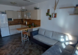 Małe, trzypokojowe mieszkanie w Pomorie. Zdjęcie 3