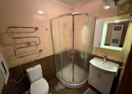 Apartament z widokiem na basen w małym kompleksie mieszkalnym. Zdjęcie 13
