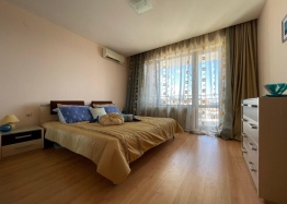 Prostorný třípokojový byt s úžasným výhledem na první pobřeží. Foto 5