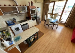Prostorný třípokojový byt s úžasným výhledem na první pobřeží. Foto 15