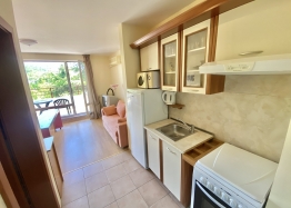 Apartment in a large complex on the first line. Photo 13